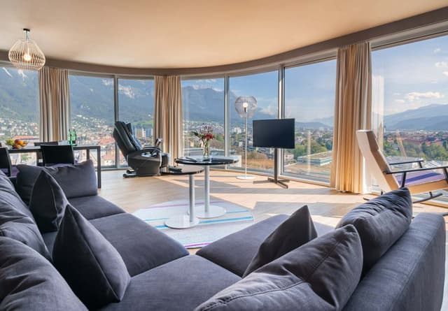 Hotel_aDLERS_Innsbruck_Panorama_Suite_Zimmer_9-1400x974.jpg