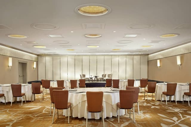 vierz-crystal-ballroom-6308-hor-clsc.jpg