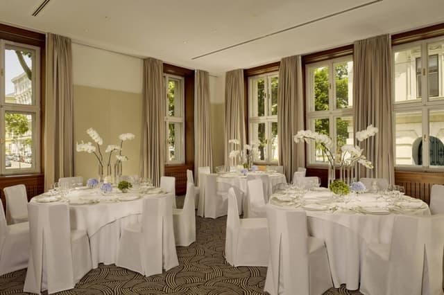 vierz-palais-6304-hor-clsc.jpg