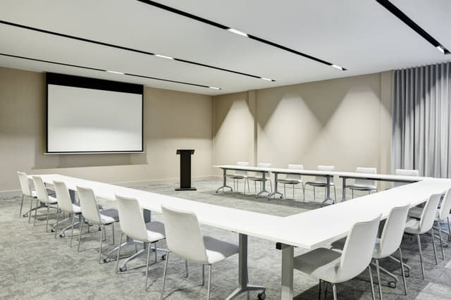 Sevillano & Verdial Meeting Room