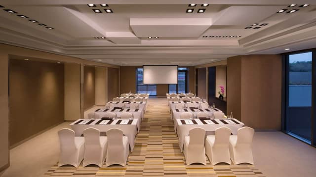 Hyatt-Regency-Dubai-Creek-Heights-P016-Al-Anoud-Meeting-Room.jpg