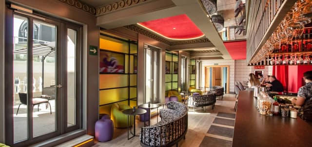 sports-bar-pestana-cr7-gran-via-hotel-madrid.jpg