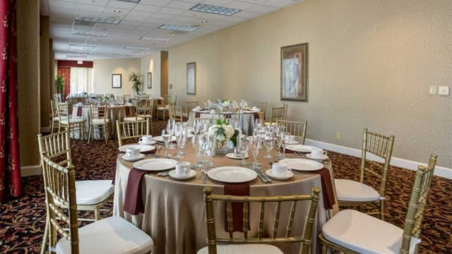 chochv-omni-charlottesville-hotel-weddings-preston-room.jpg