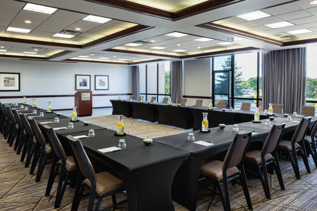 dsmsi-dallas-boardroom-7788-hor-clsc.jpg