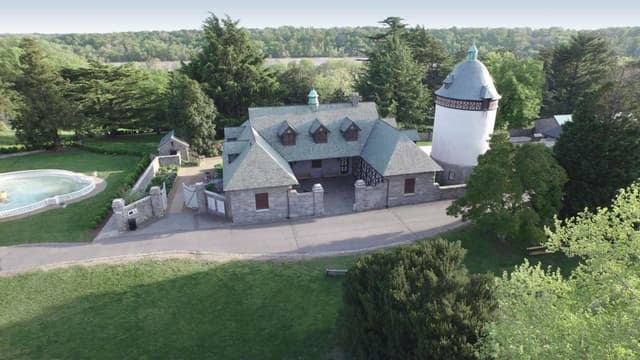 banner-Carriage-House-Water-Tower-aerial-c-Scott-Strimple-1400x788.jpg