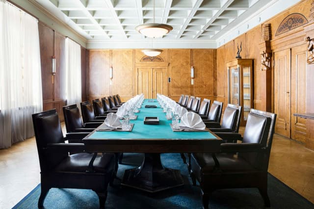 Plaza Boardroom