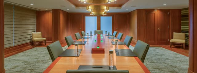 Meetings_Img_Boardroom2_1349x506-min.jpg