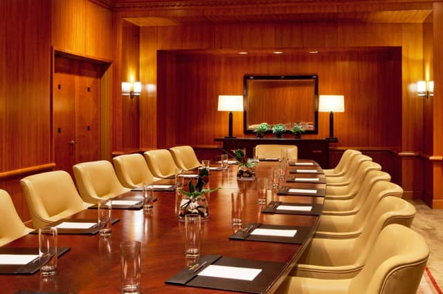 chigs-boardroom-2694-hor-clsc.jpg