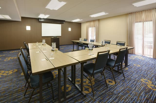  Meeting Room B 