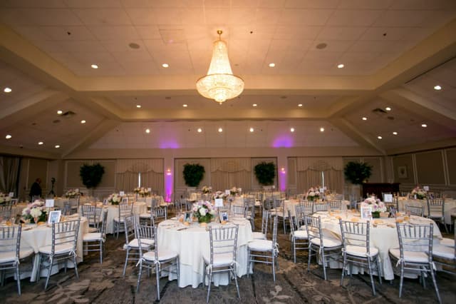 Grand-Ballroom-Table-Setting.jpg