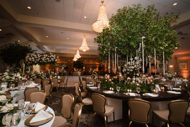 Grand-Ballroom-with-Beautiful-Florals.jpg