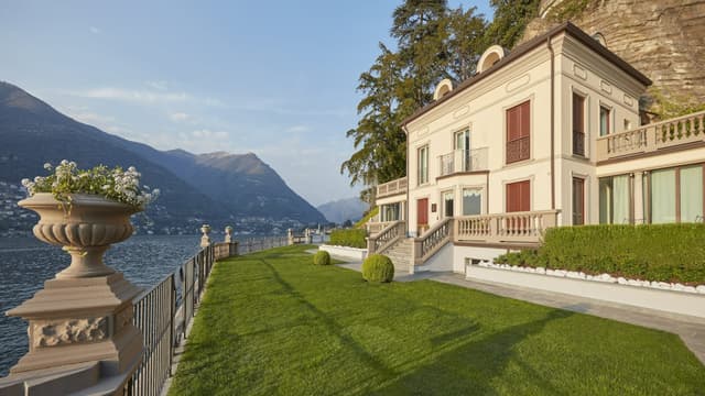 lake-como-villa-del-lago-exterior-01.jpg