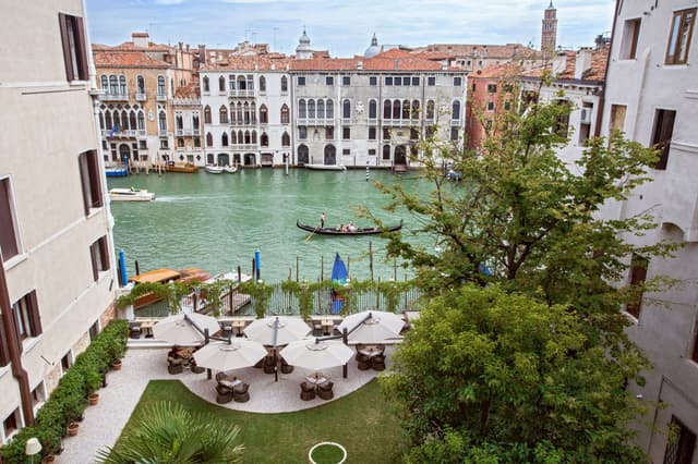 Canal Grande Garden