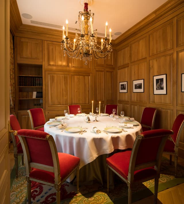 The Seymour Weller Private Room