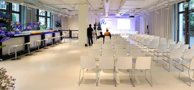 slide_studio_4.jpg