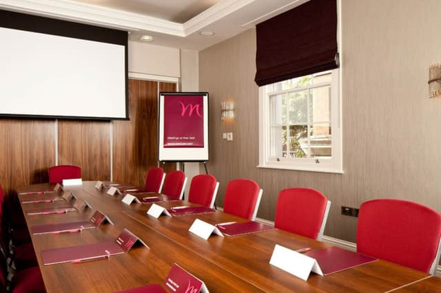 dickens-suite-meeting-room-mercure-nottingham-city-center.jpg