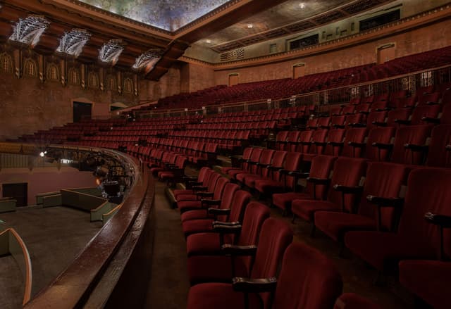 Theatre And Stage At The Wiltern Performance E In Los Angeles Ca Vendry