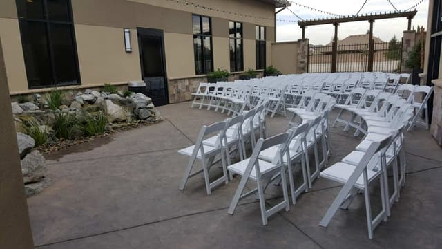 outdoor-courtyard-circular-white-chair-setup.jpg