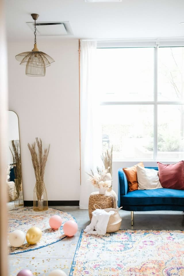 Blue-velvet-couch-photo-studio-rental-calgary.jpg