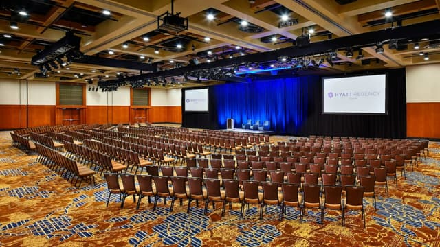 Hyatt-Regency-Calgary-P375-Imperial-Ballroom-Theatre-Setup.jpg