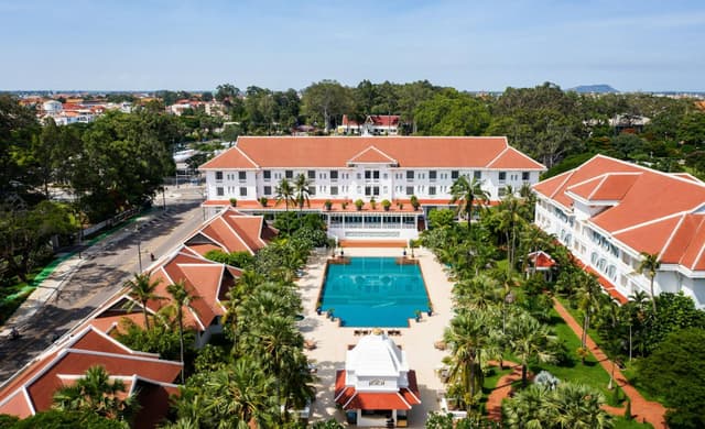 Poolside Terrace 