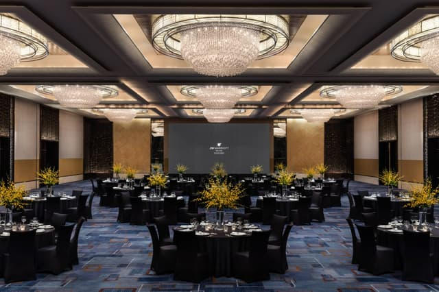 bjsjw-ballroom-0087-hor-clsc.jpg