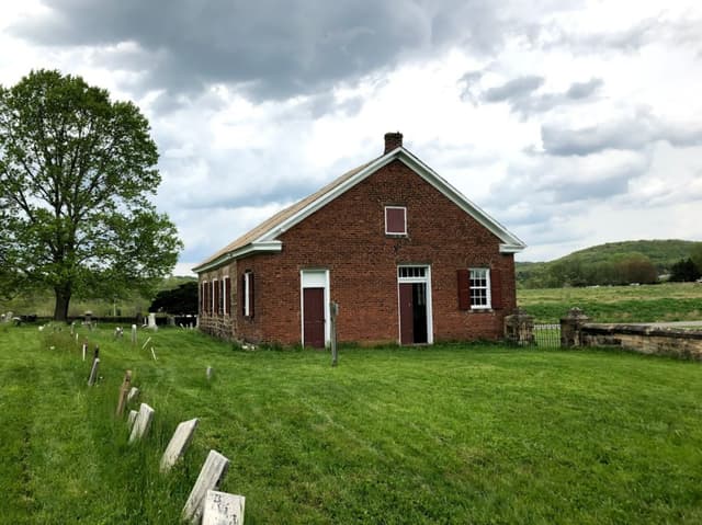 Mennonite-Meetinghouse-Side.jpg