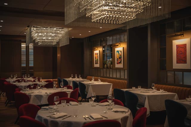 _Moishes - Salle Ã  manger-02.jpg