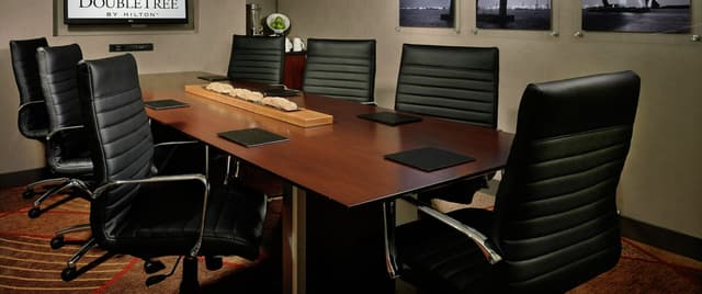 Alpha Boardroom