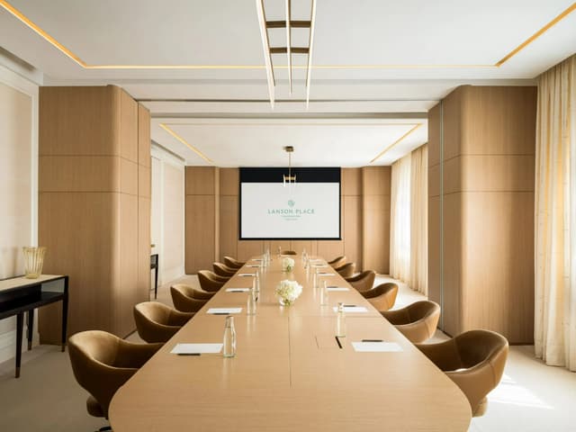 Lanson-Place-Causeway-Bay_Meeting-Rooms-4-2048x1536.jpg