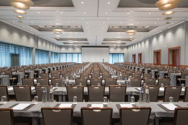 classroom-setup-backview-grand-ballroom-hotel-okura-amsterdam-1.jpg