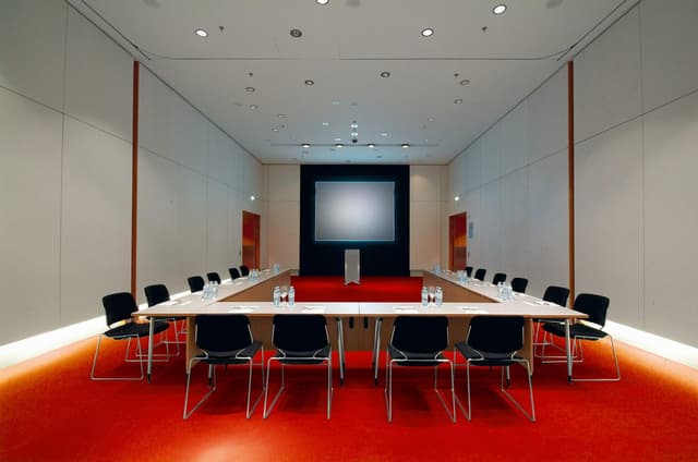 axica-raeume-auditorium-1-konferenz-u-form.jpg