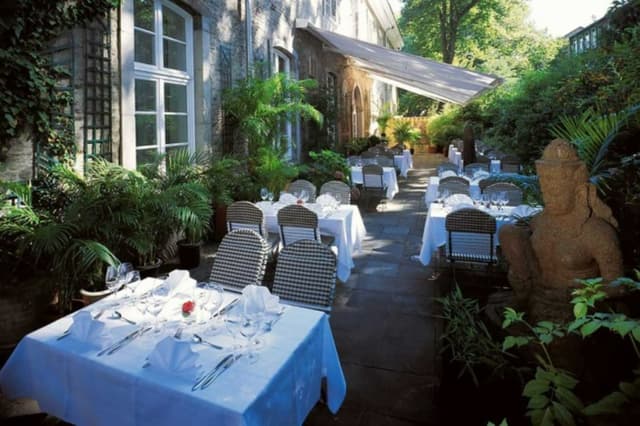 terrasse-wolkenburg-koeln-gartenterrasse-705x470.jpg