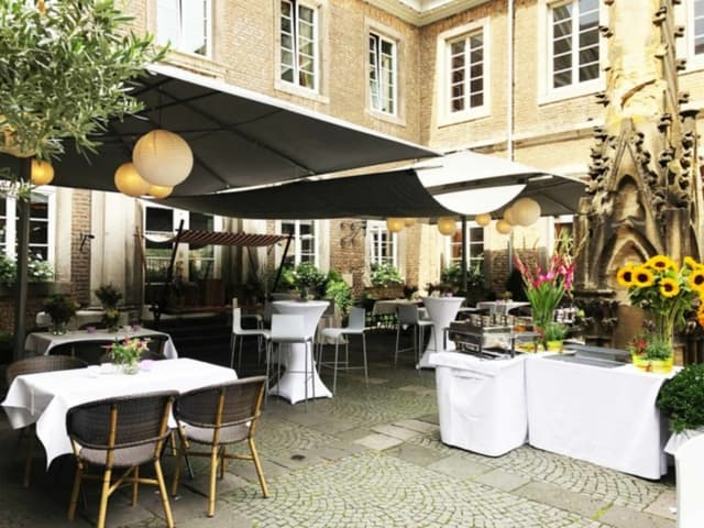 wolkenburg-eventlocation-terrasse-koeln-705x529.jpg