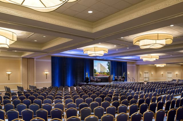 laxtr-ballroom-0026-hor-clsc.jpg