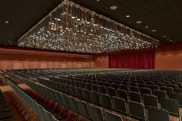 csm_cch_saal3_reihen_bestuhlung_2_3fc2ddf604 (1).jpg