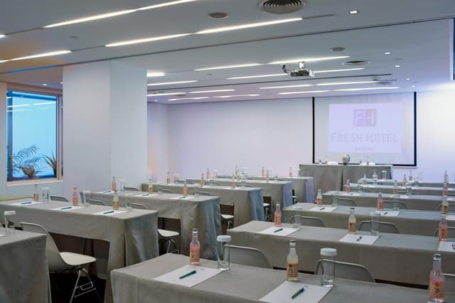 athds-meeting-room-2196-hor-clsc.jpg