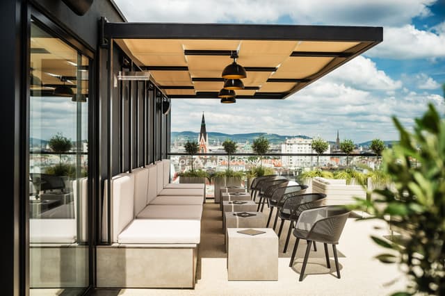 Full Buyout of MOOONS Rooftop Bar