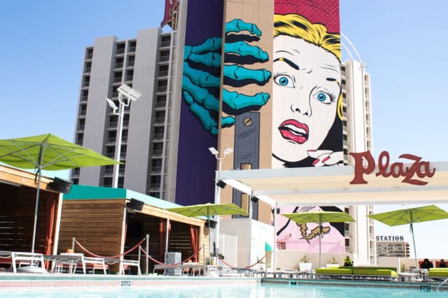 plaza-hotel-pool-sunndy-day-las-vegas-1024x683.jpg