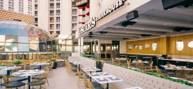 03_oscars-steakhouse-rooftop-patio.jpg