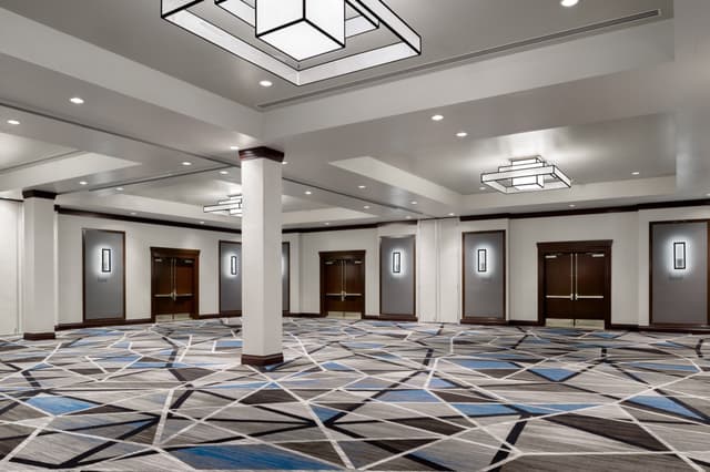 lgbsi-crystal-ballroom-1373-hor-clsc.jpg