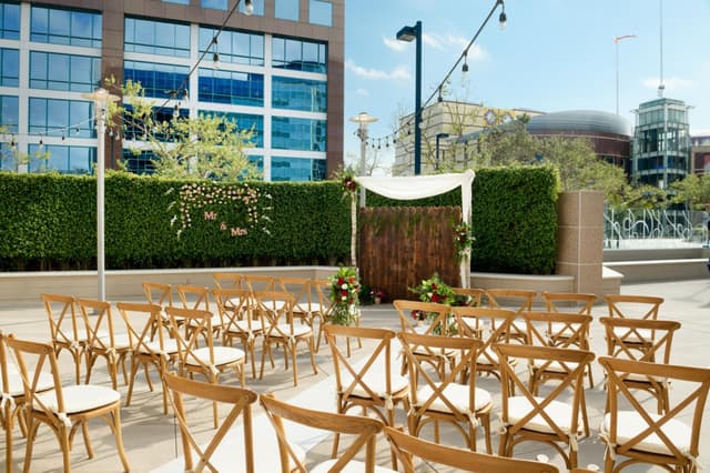 lgbsi-garden-terrace-ceremony-1439-hor-clsc.jpg