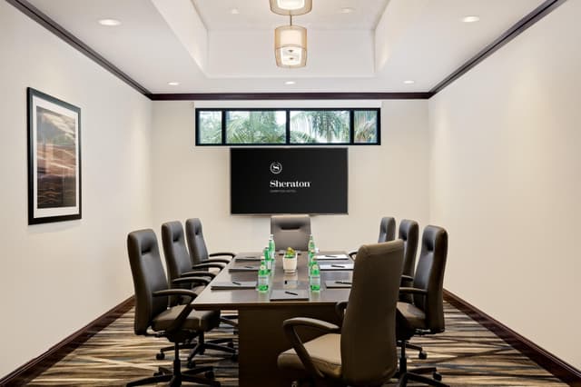 lgbsi-boardroom-1428-hor-clsc.jpg