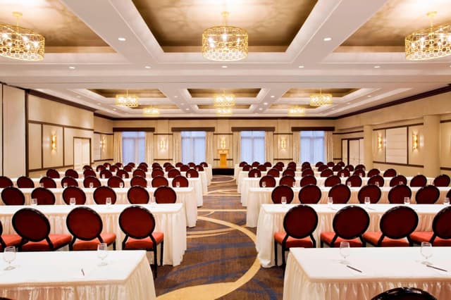 lgasi-ballroom-2681-hor-clsc.jpg