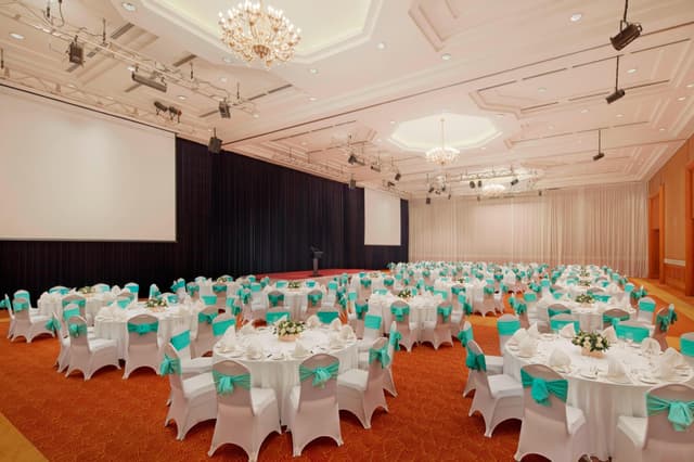 hanhs-ballroom-2696-hor-clsc.jpg