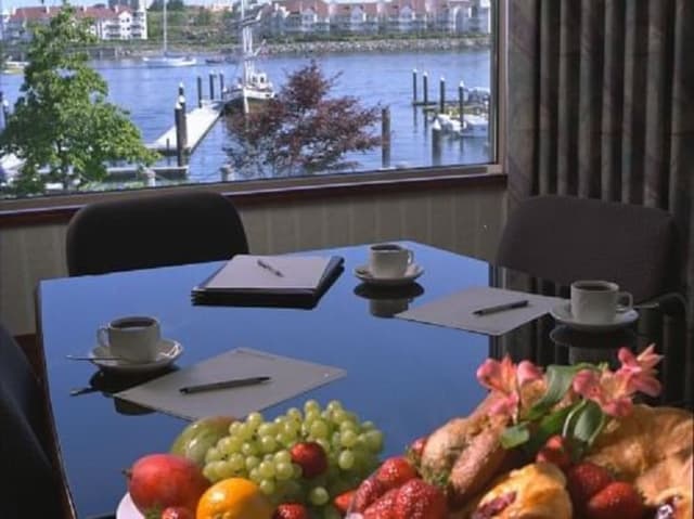 coast-victoria-harbourside-hotel-marina-meeting-gonzales-boardroom_standard.jpg