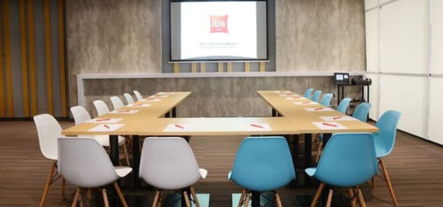 ibis-Impact-meeting-room-1.jpg