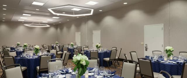 hilton-garden-inn-cupertino-meeting-room-banquet-1196057.jpg