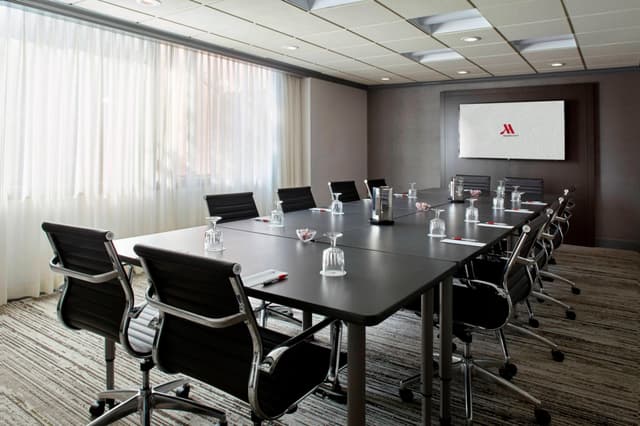 Frankfurt Executive Boardroom