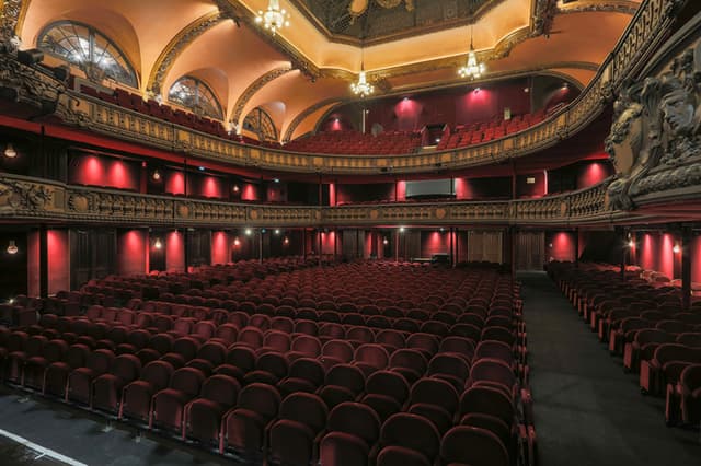 le-trianon-theatre-1.jpg